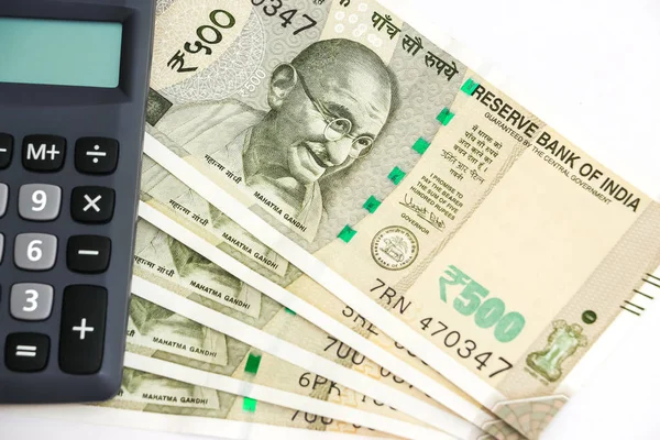 Vista Cerca Calculadora Los Nuevos Billetes Indios 500 Rupias Sobre — Foto de Stock
