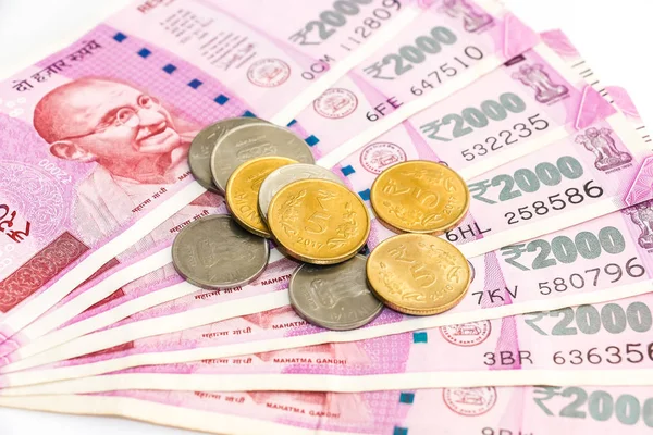 Vista Cerca Los Nuevos Billetes Monedas Indias 2000 Rupias Sobre — Foto de Stock