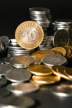 Yeni Hint paralarının görünümünü kapat.