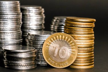 Yeni Hint paralarının görünümünü kapat.