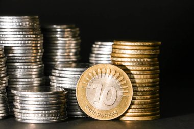 Yeni Hint paralarının görünümünü kapat.