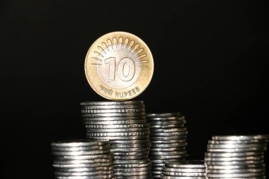 Yeni Hint paralarının görünümünü kapat.