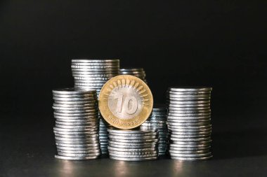 Yeni Hint paralarının görünümünü kapat.