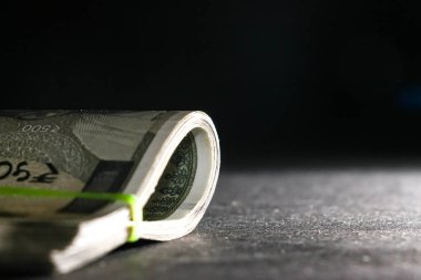 Yeni Hint 500 rupi banknotlar görünümünü kapat.