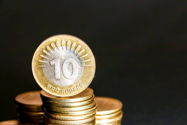 Yeni Hint paralarının görünümünü kapat.