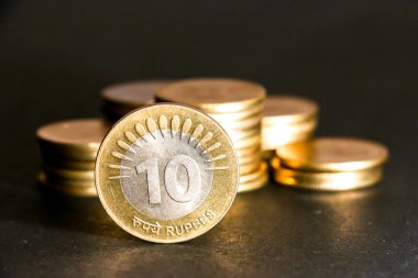 Yeni Hint paralarının görünümünü kapat.