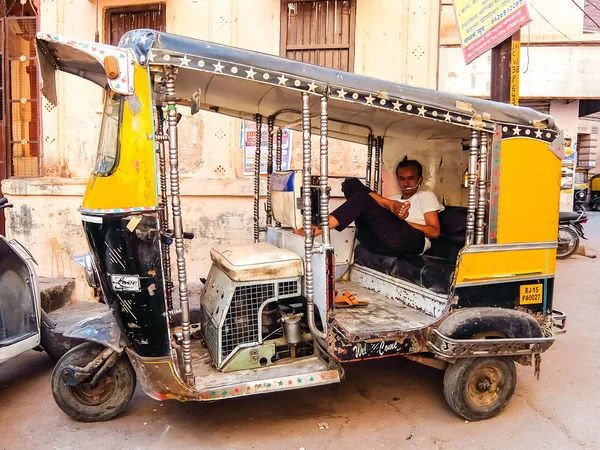 Jodhpur Índia Por Volta Março 2018 Rickshaw Táxi Nas Ruas — Fotografia de Stock