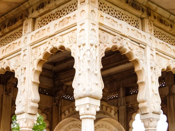 Jodhpur, Hindistan - Mart, 2018 yaklaşık. Güzel manzara Jodhpur Jaswant Thada Türbesi. Mimari ayrıntılar.