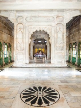 Jodhpur, Hindistan - Mart, 2018 yaklaşık. Güzel manzara Jodhpur Jaswant Thada Türbesi. Mimari ayrıntılar.