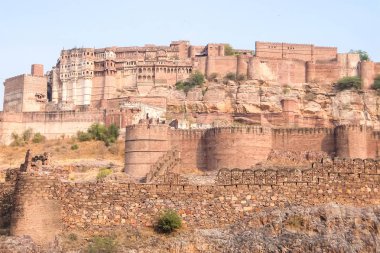 Jodhpur, Hindistan. Güneşli bir gün kalede Mehrangarh görünümünü.