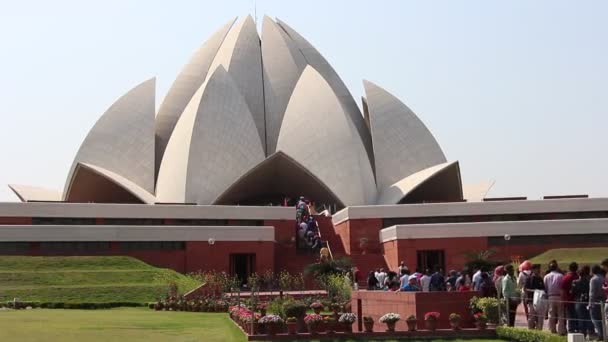 Neu Delhi Indien Circa März 2019 Touristen Besuchten Lotus Tempel — Stockvideo