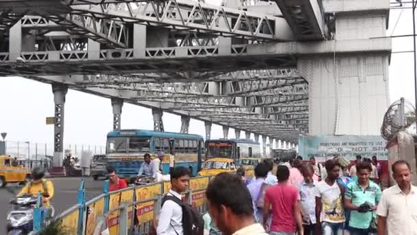 Kolkata India Circa Marzo 2019 Tráfico Puente Howrah — Vídeos de Stock