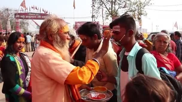 Allahabad Ινδία Circa March 2019 Πιστοί Επισκέπτονται Φεστιβάλ Kumbh Mela — Αρχείο Βίντεο