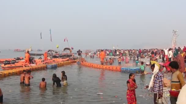 阿拉哈巴德 2019年3月 在Pryagraj参观Kumbh Mela节的被奉献者 — 图库视频影像
