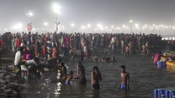 Allahabad Indie Marzec 2019 Wielbiciele Odwiedzający Festiwal Kumbh Mela Pryagraju — Wideo stockowe