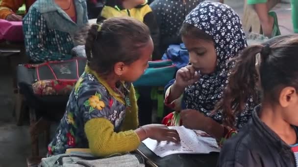 Agra India Marcha Circa 2019 Niños Indios Que Asisten Escuela — Vídeos de Stock