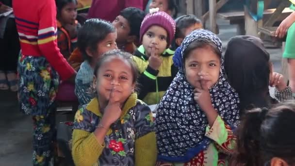 Agra India Marcha Circa 2019 Niños Indios Que Asisten Escuela — Vídeo de stock