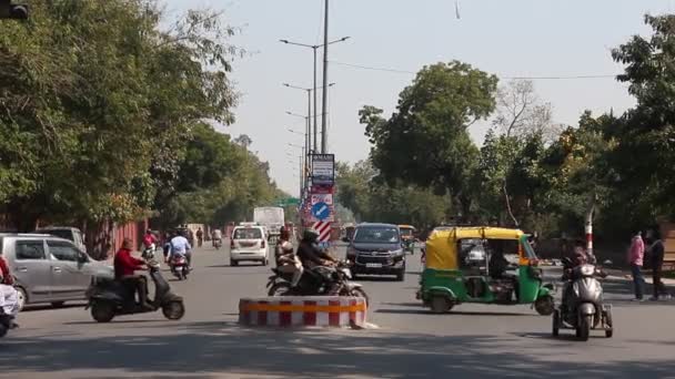 Agra Indien Circa März 2019 Straßenverkehr Auf Den Überfüllten Straßen — Stockvideo