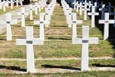 Altare, İtalya - Yaklaşık Eylül 2017. Altare'deki Beyaz Haçlar Askeri Mezarlığı (Cimitero Militare delle Croci Bianche).