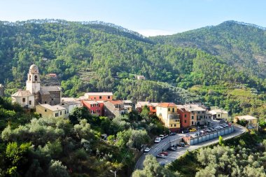 Legnaro, İtalya. Levanto, İtalyan Rivierası boyunca ünlü tatil beldesi yakınındaki tepelerde yer alan küçük bir köy Legnaro, güzel görünüm.