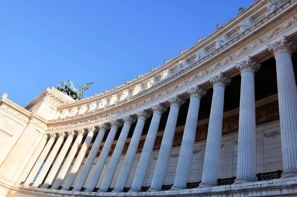 Rome, Olaszország. Nemzeti emlékmű, Victor Emmanuel Ii (Monumento Nazionale a Vittorio Emanuele Ii) is ismert, mint a haza (Altare della Patria-oltár). — Stock Fotó