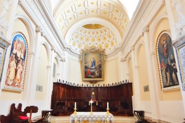 Pennabilli, İtalya - Ağustos 2017. Katolik Kilisesi'nin iç mekanları (Parrocchia Cattedrale)