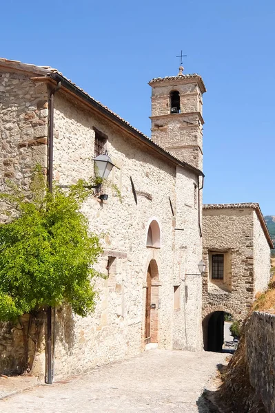 Blick auf die alte katholische Kirche in penabilli (monastero s. antonio da padova). — Stockfoto