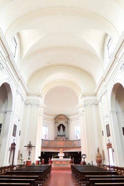 Mesola, İtalya - Ağustos 2017. Katolik kilisesinin iç mekanları (Chiesa della Nativita di Maria Vergine).