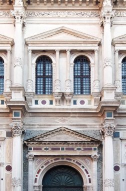 Venedik mimarisi detayları. Venedik Müzesi cephe (Scuola Grande di San Rocco).