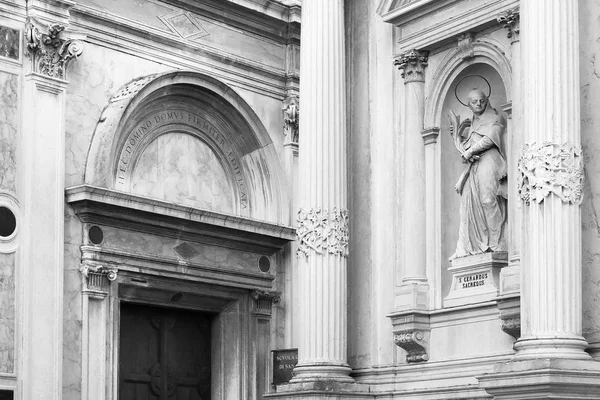 Venezia, Italia - Circa agosto 2017. Architettura veneziana dettagli — Foto Stock