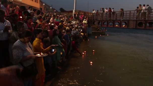 Rishikesh Índia Por Volta Março 2019 Cerimônia Ganga Aarti Parmarth — Vídeo de Stock