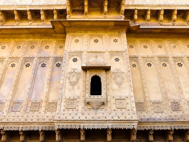Jaisalmer, Hindistan - Mart 2018. Patwon Ki Haveli 'nin Jaisalmer' deki güzel mimarisi.
