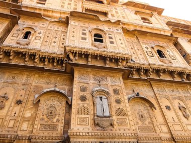 Jaisalmer, Hindistan - Mart 2018. Patwon Ki Haveli 'nin Jaisalmer' deki güzel mimarisi.