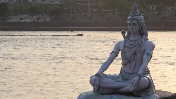 Рішікеш Індія Близько 2019 Квітня Красива Статуя Лорда Шиви Березі — стокове відео