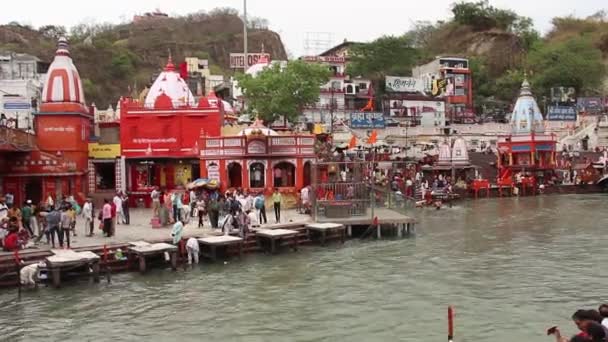 Haridwar Hindistan Nisan 2019 Ganga Nehri Ndeki Insanlar Har Pauri — Stok video