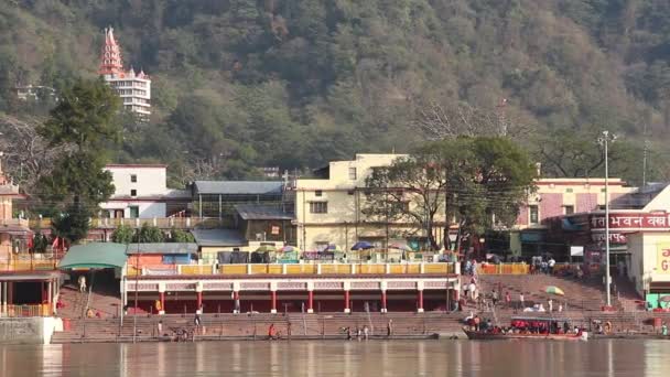 Rishikesh India Circa Marzo 2019 Hermosa Vista Del Terraplén Del — Vídeo de stock