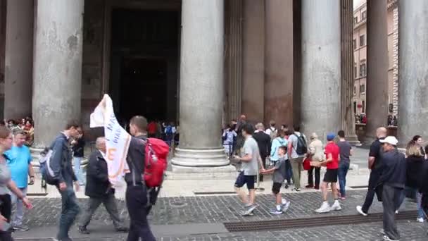 Rom Italien Mai 2019 Touristen Besuchen Pantheon Auf Der Piazza — Stockvideo