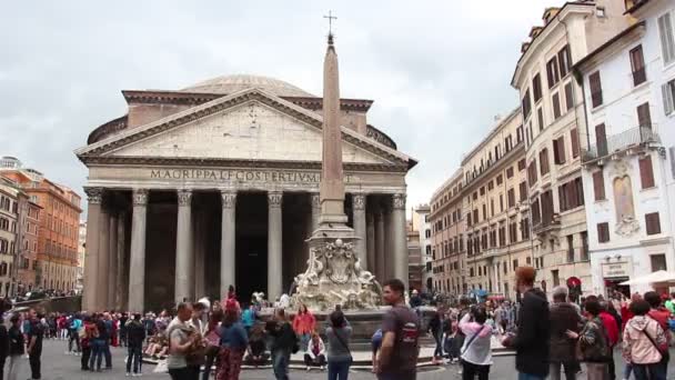 ローマ イタリア 2019年5月 2019年5月 ロトンダ広場に位置するパンテオンを訪れる観光客 — ストック動画