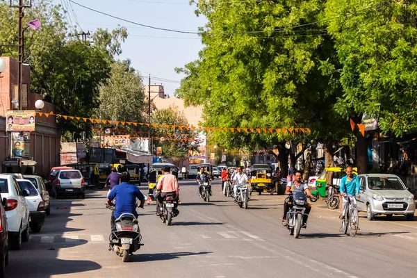Bikaner, Hindistan - Mart 2018. Bikaner 'de sokak trafiği.