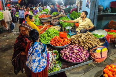 Bikaner, Hindistan - Mart 2018. Bikaner sebze pazarı.