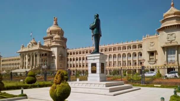 班加罗尔 2019年12月 阳光明媚的政府办公大楼 Suvarna Vidhana Soudha — 图库视频影像