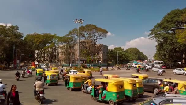 Bangalore Índia Circa Dezembro 2019 Tráfego Rodoviário Nas Ruas Bangalore — Vídeo de Stock