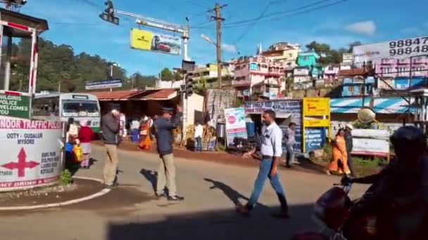 Coonoor Tamil Nadu Indien Dezember 2019 Straßenverkehr Coonoor — Stockvideo