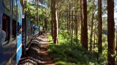 Coonoor, Tamil Nadu, Hindistan - Aralık 2019. Nilgiri Dağı demiryolu, Güney Hindistan 'da Mettupalayam ve Udagamandalam arasında çalışır..