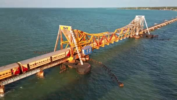 ラメシュワラム インド Circa 2019年12月 ラムシャーワラムのパンバン橋の眺め パンバン島とインド本土を結ぶ最初のインド橋 — ストック動画