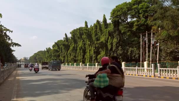 Mysore Indien Circa Dezember 2019 Straßenverkehr Auf Den Straßen Von — Stockvideo