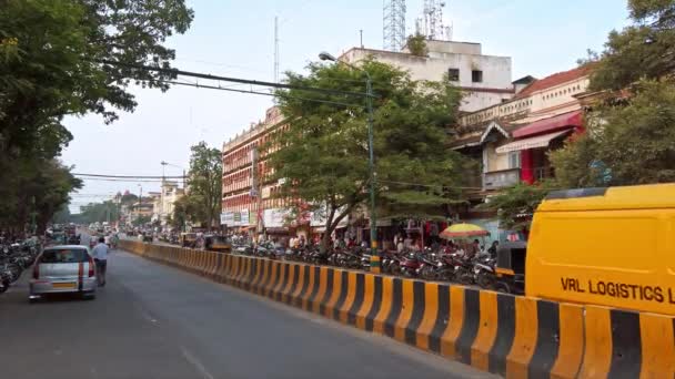 Mysore Índia Circa Dezembro 2019 Tráfego Rodoviário Nas Ruas Mysore — Vídeo de Stock