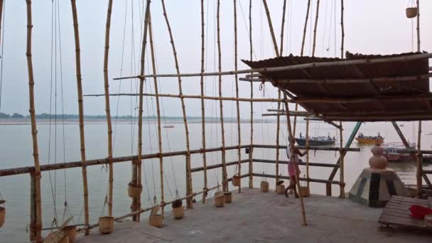 Varanasi India Circa Octubre 2019 Vida Cotidiana Los Ghats Varanasi — Vídeo de stock