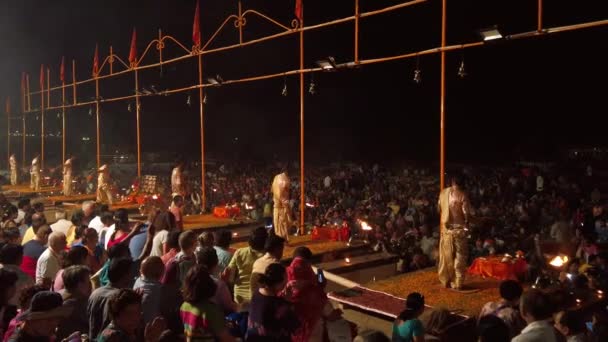 Varanasi Indie Circa Listopad2019 Ganga Aarti Obřad Dasashvamedh Ghat — Stock video