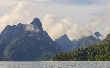 Güzel tatil gün Khao Sok Milli Parkı'nda, Suratthani, Tayland